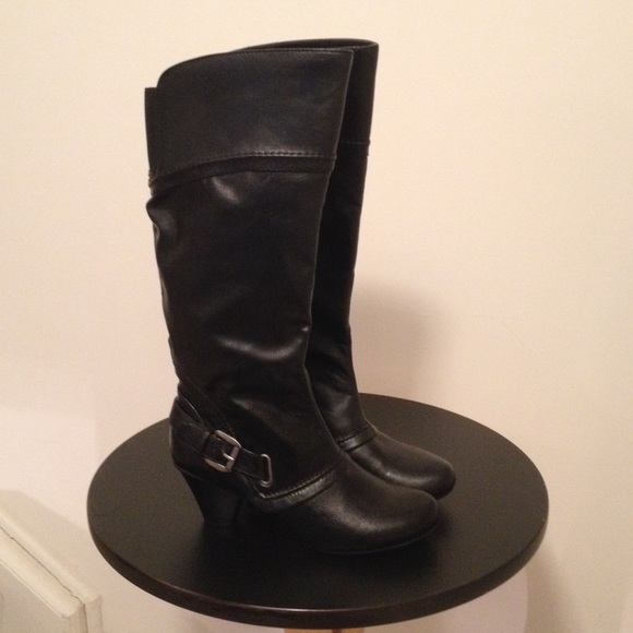 Brand New Black BareTraps "Randee" Boots