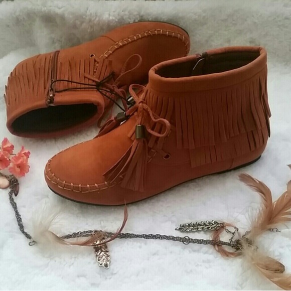 Shoes - Last 2- The JONAH Laced Fringe Moccasin Booties