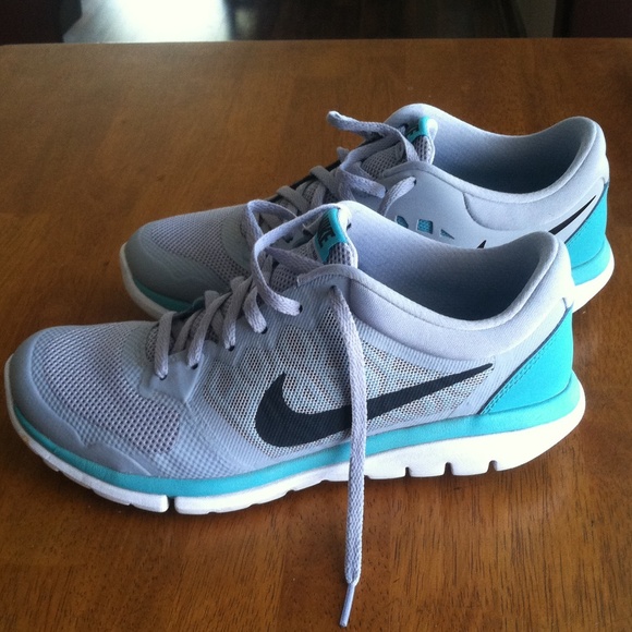 Womens Nike flex Run