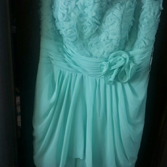 Mint green dress!