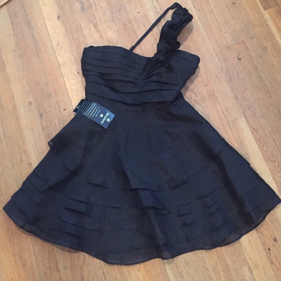 Bebe Silk Organza Multi Layer Dress - Picture 2 of 4