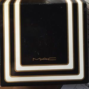 M.A.C. Eyeshadow Pallete