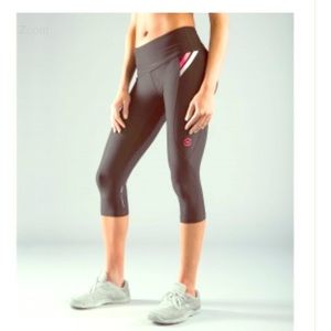 Virus crop compression pants (helps legs recover)