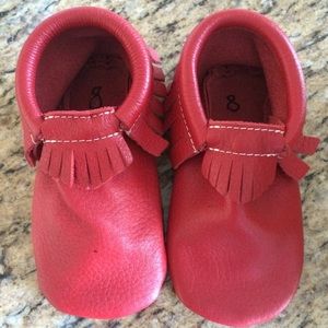 NEW NEVER WORN RED FRESHLY PICKED MOCCASIN!! Sz8