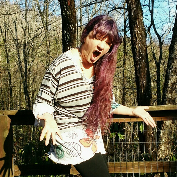 Meet your Posher, Mandy - Picture 2 of 2