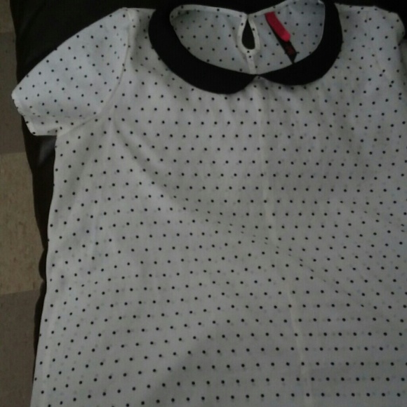 Black and white hi lo top