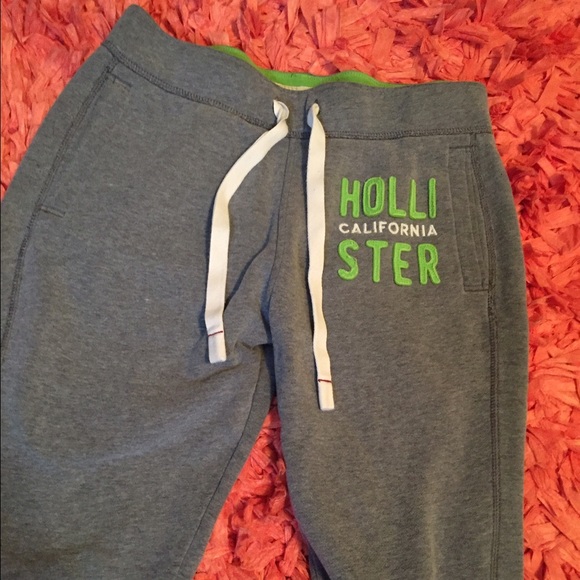 Hollister sweats medium
