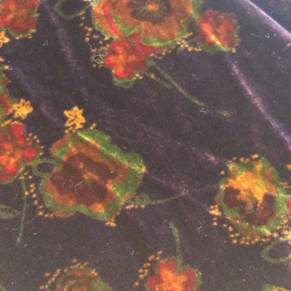 Laura Ashley Purple/Floral Velvet Skirt Sz 12.  6