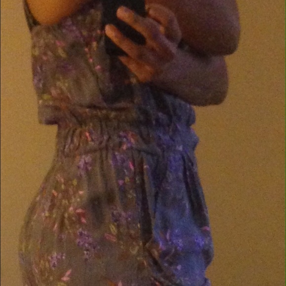 Floral romper - Picture 3 of 3