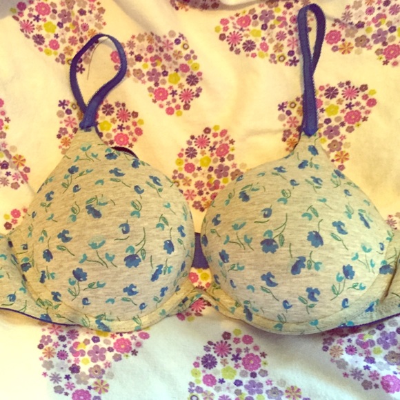 Victoria's Secret push up t-shirt bra