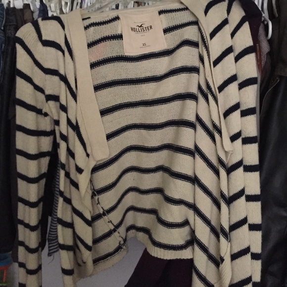 Hollister cardigan