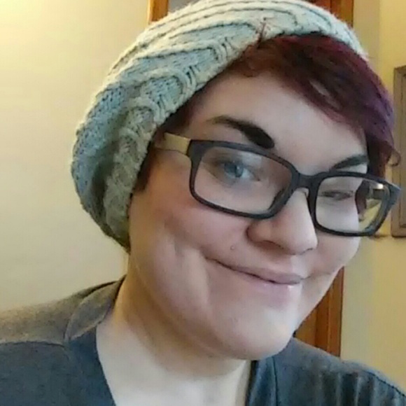 Meet your Posher, Claire - Picture 1 of 1