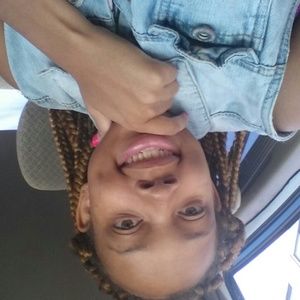 Meet your Posher, Desiree