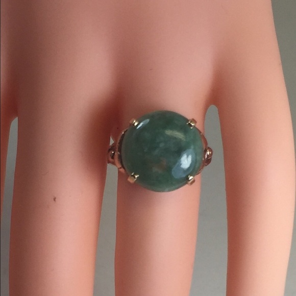 9k yellow gold jade ring