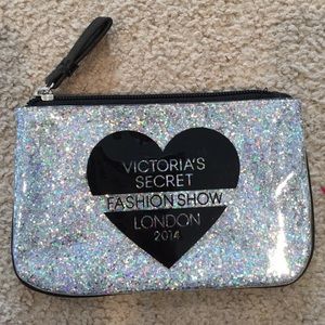 VS Fashion Show wallet