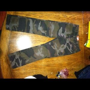 Old navy camo skinny pants for kids