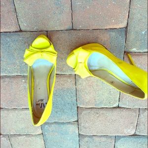 Yellow peep toe bow detail stilettos