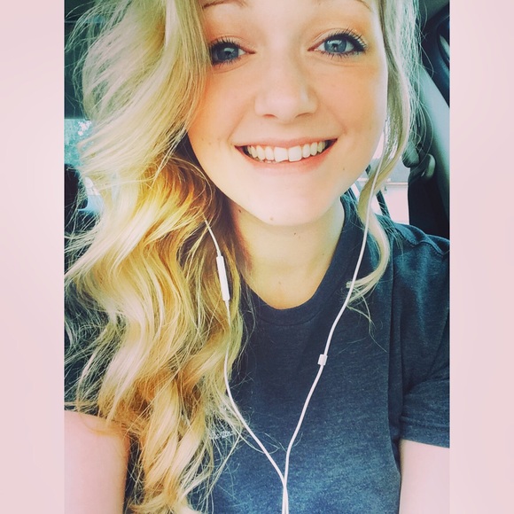 Meet your Posher, Jessica - Picture 1 of 1