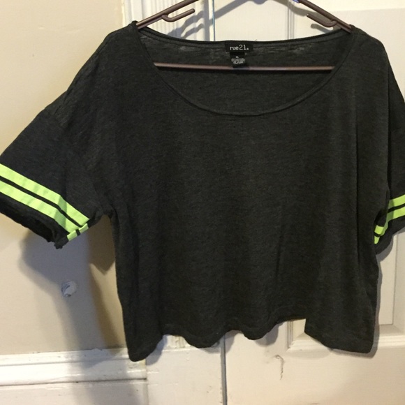 XL Rue 21 Grey Crop Top