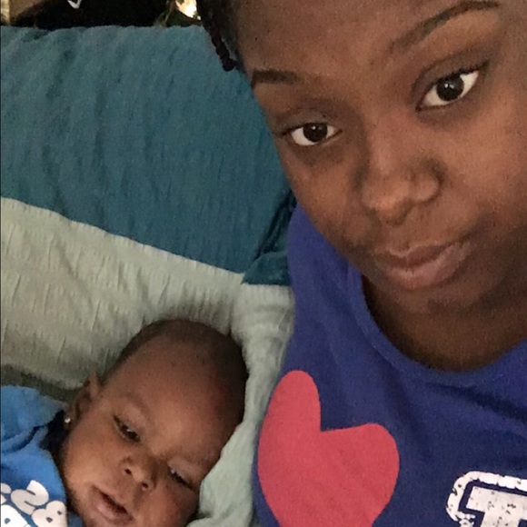 Meet your Posher, Tiara - Picture 1 of 1