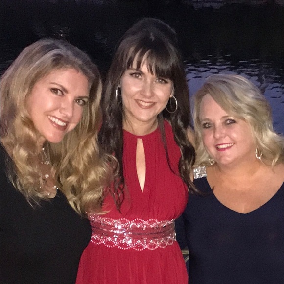 Meet your Posher, Julie - Picture 3 of 4