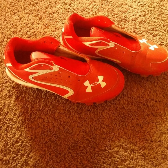 Under armour baseball cleats - Picture 1 of 1