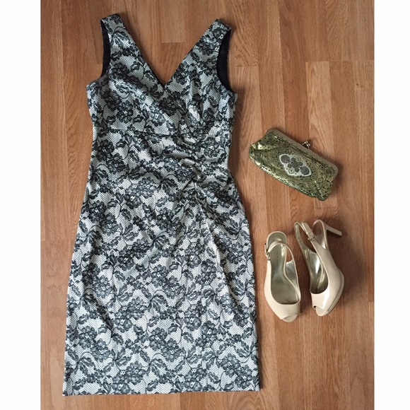 Donna Ricco Dresses & Skirts - Donna Ricco satin sheath dress sz 8. Lace print!