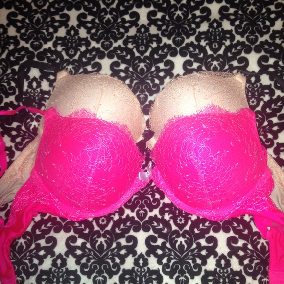 BUNDLE VICTORIA'S SECRET BOMBSHELLS💋