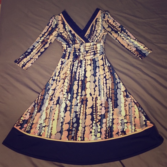 V-neck Mid Sleeve cocktail dress. (Never worn)