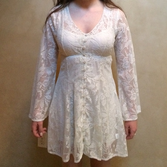 Ivory flowy white dress Small American Rag - Picture 2 of 4