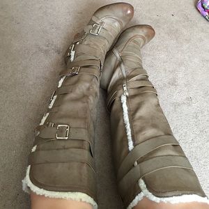 Heeled boots