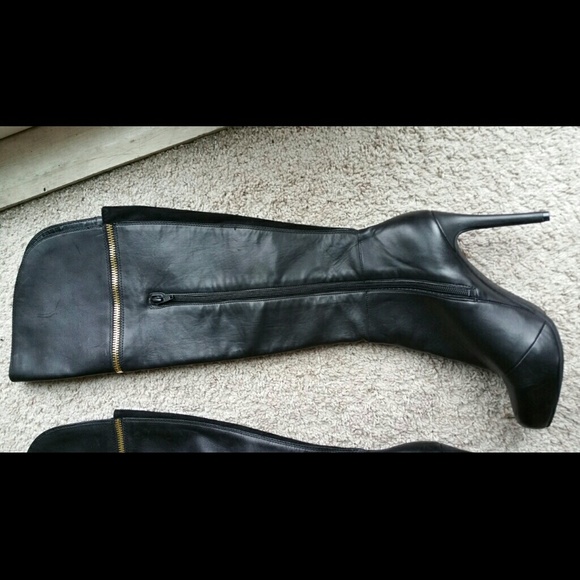 Black leather Bar lll thigh high boots. Brand new! - Picture 3 of 4