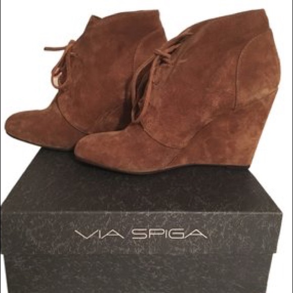 Via Spiga suede wedges
