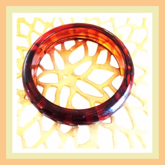 Jewelry - Tortoiseshell bangle