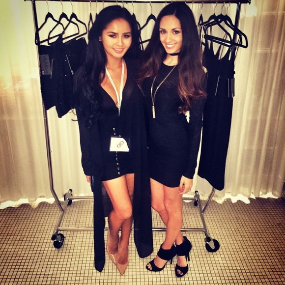 Meet your Posher, Sonia ✨new photos!✨ - Picture 2 of 8