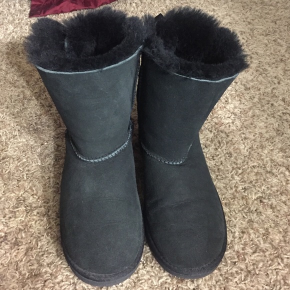 SOLD ✖️ Black Bailey Bow Short Ugg Boots - Picture 3 of 4