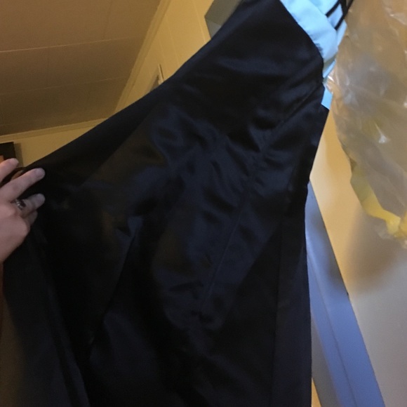 Formal dress, beautiful condition wore once! - Picture 3 of 4