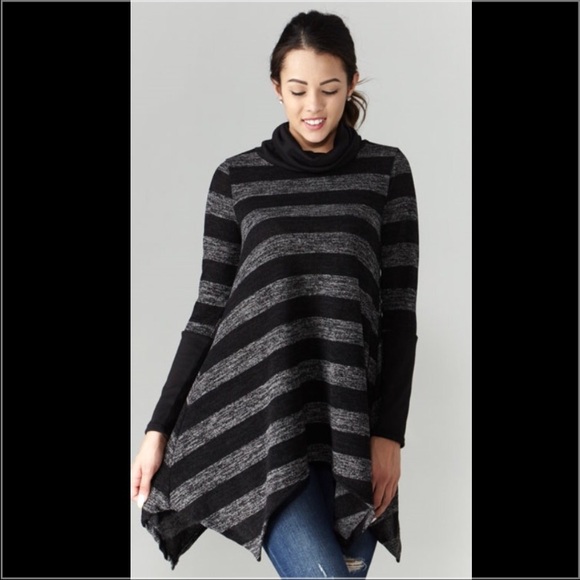 🇺🇸Black & Dark Heather Gray Striped Cowl - Picture 2 of 4