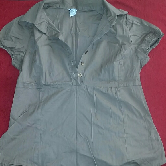 Brown 3button top