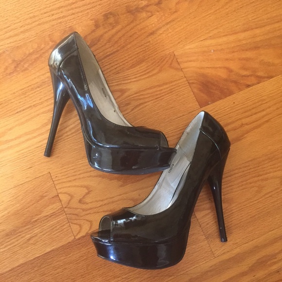 Peep toe black heels