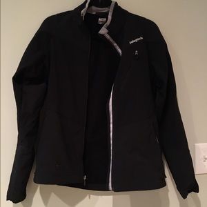 Patagonia women's running jacket! Size small!