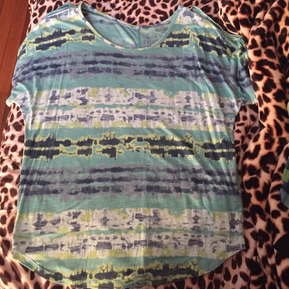 Blue multicolored t shirt
