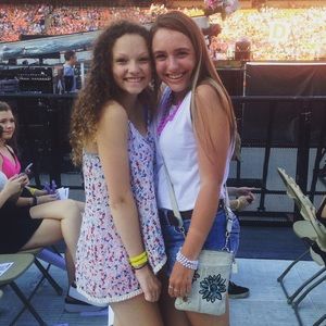 Meet your Posher, Kenzie