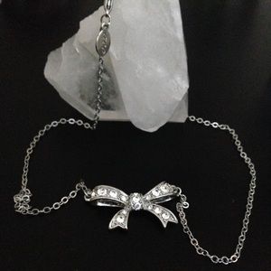 Dainty bow necklace 🎀
