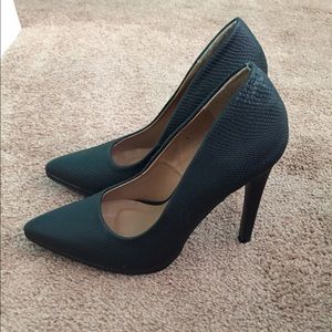 Black Pointed Toe Pumps