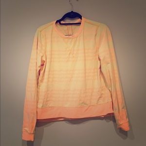 Lululemon warm up pull over. Size 10.