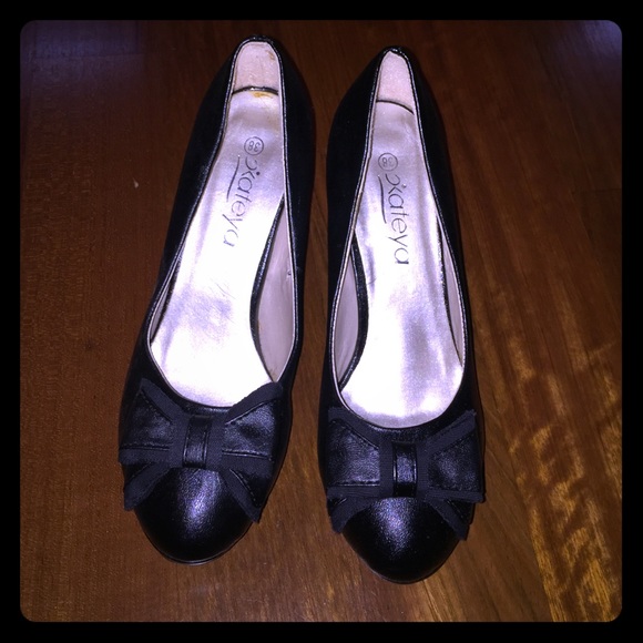 Brand New Black 3" heels with bows