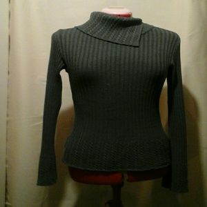 Grey Arden B. Sweater Size medium