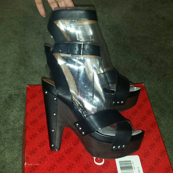 Guess Hight Heels - Picture 3 of 3