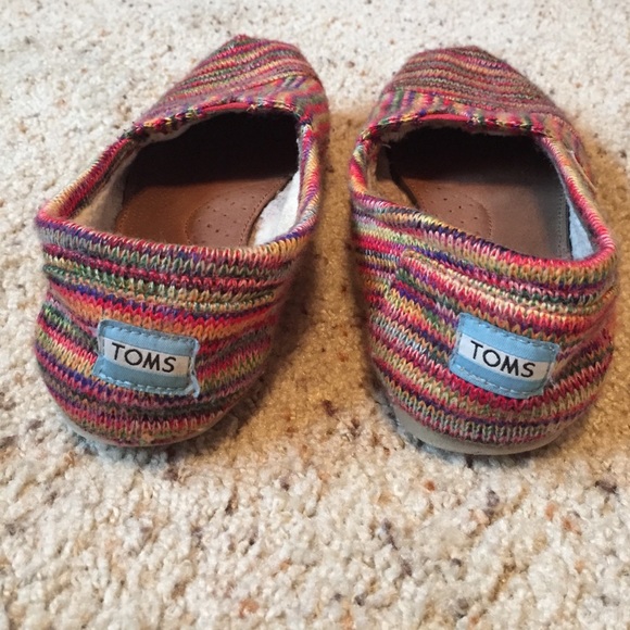 TOMS - Picture 2 of 3